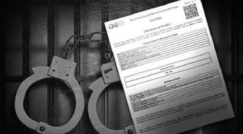 Após discussão chamar atenção da Polícia mulher é presa através de mandado de prisão