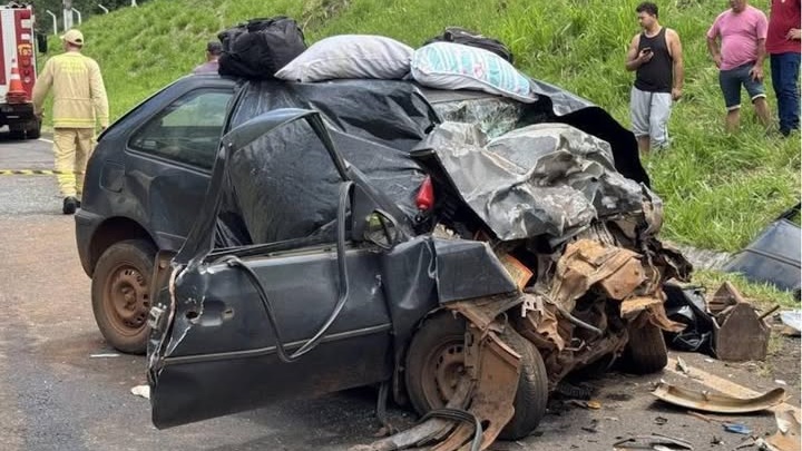 Dois duovizinhenses morrem e outros dois ficam gravemente feridos após colisão frontal na PRC-158