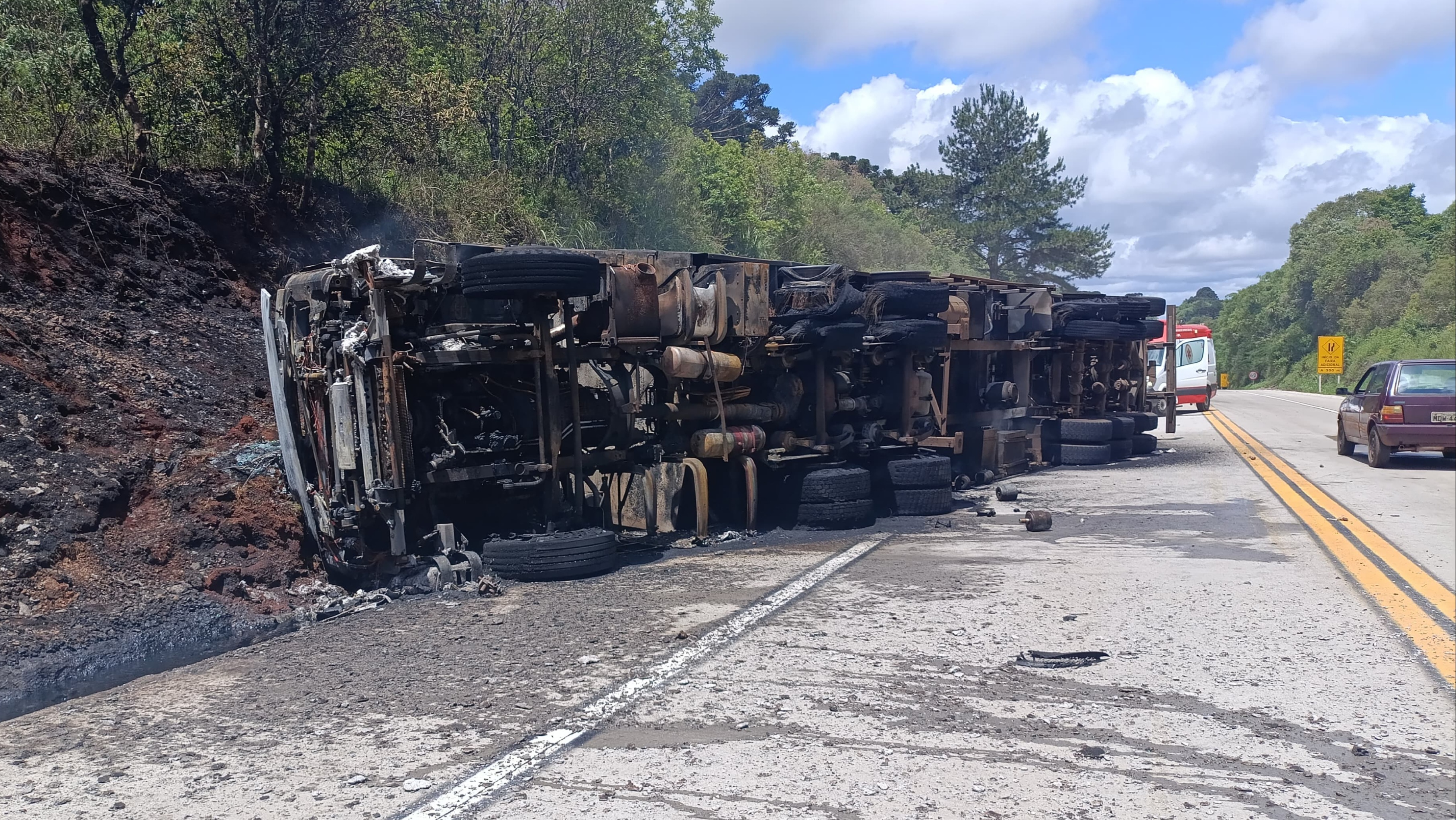 Motorista morre carbonizado após acidente na PRC 280