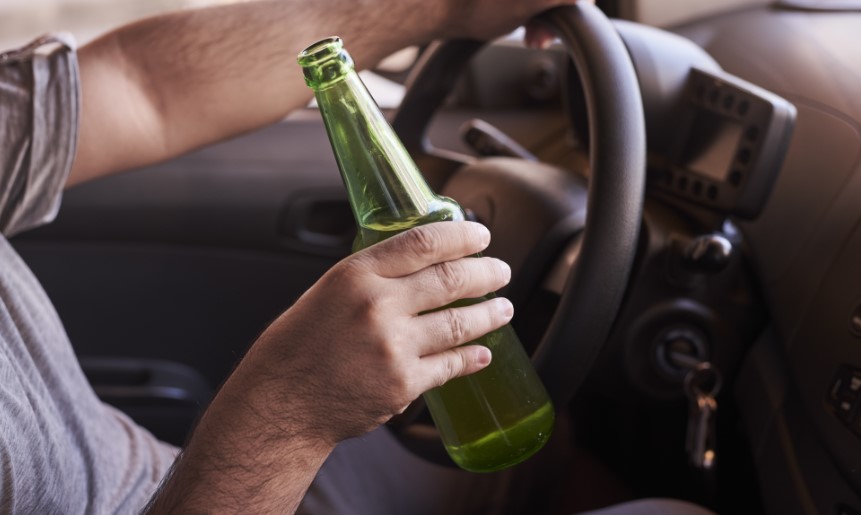 Dois homens são detidos por embriaguez ao volante após fuga e resistência 