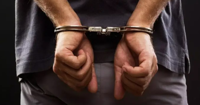 Homem é preso após agredir a própria mãe no Centro da cidade