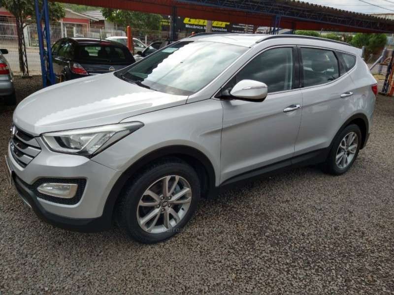 Santa Fé é roubada durante suposto test-drive em concessionária no oeste