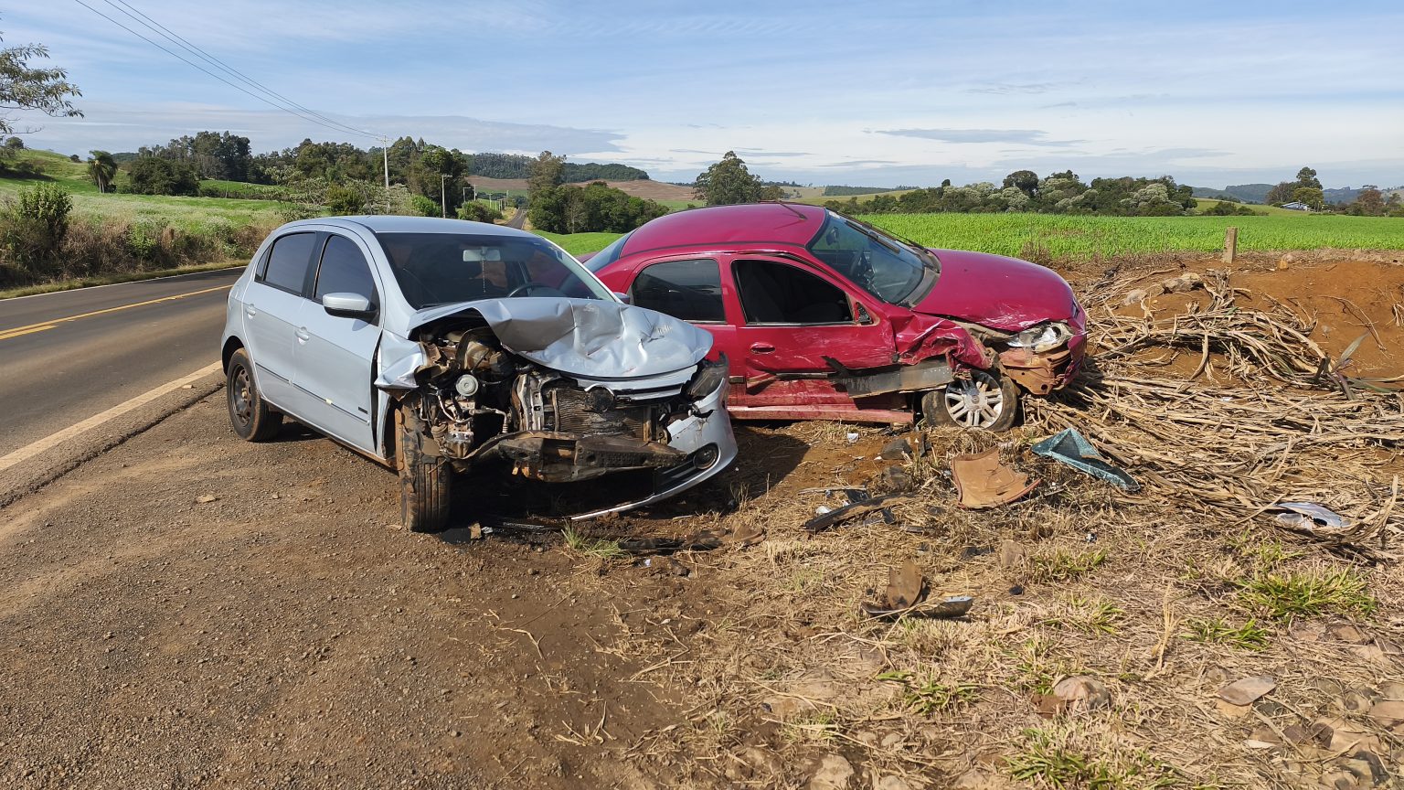 Duas pessoas ficam feridas em acidente na PR-180 em Marmeleiro