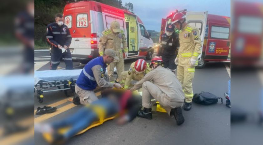 Acidente na PR-180 envolvendo moto e carro deixa condutor da moto ferido