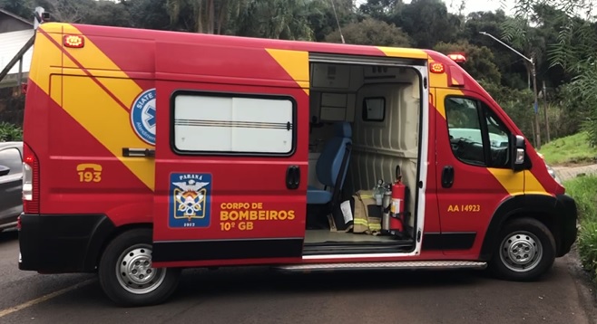 Mulher fica ferida ao ser atropelada por motocicleta