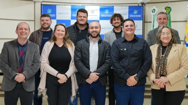 Câmara de Francisco Beltrão intensifica fiscalização contra cabos irregulares em postes de energia