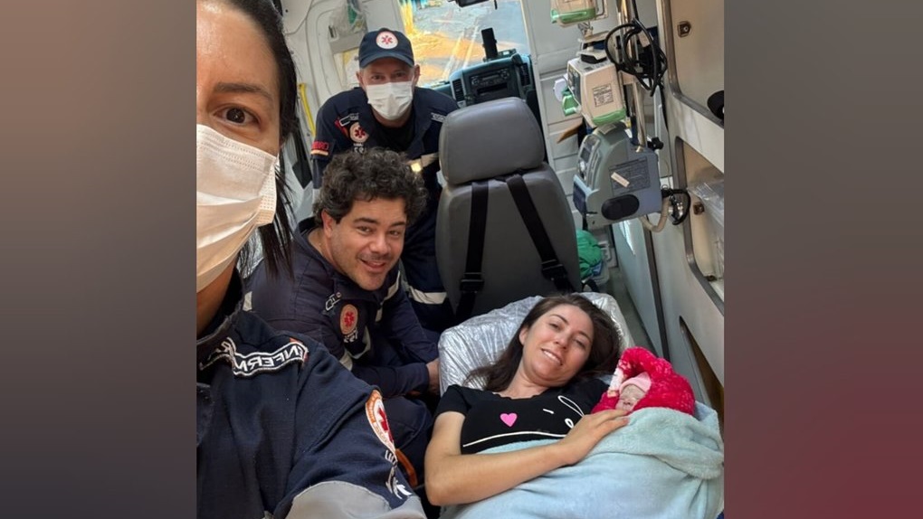 Socorristas do SAMU fazem parto de emergência em residência