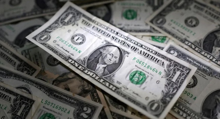 Dólar fecha abaixo de R$ 5,50 pela 1ª vez em 8 meses, com conflito Israel-Irã e 'Superquarta' no radar