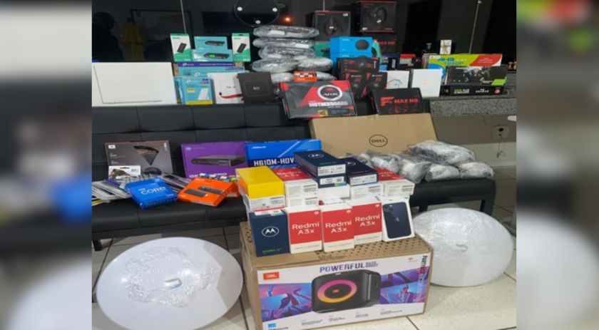 Polícia Militar apreende mercadorias sem nota fiscal em ônibus durante operação em Mariópolis