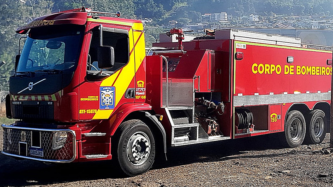 Incêndio Em Casa de Madeira é Controlado pelos Bombeiros em Campo Erê