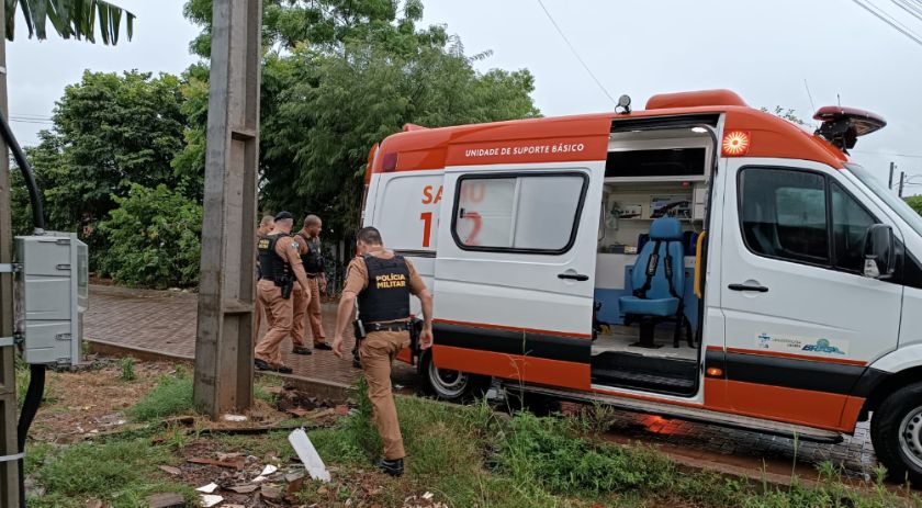 Homem sob efeito de drogas e em surto é contido por Policiais Militares