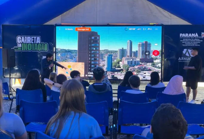 Carreta da Inovação atende no calçadão e democratiza acesso a novas tecnologias