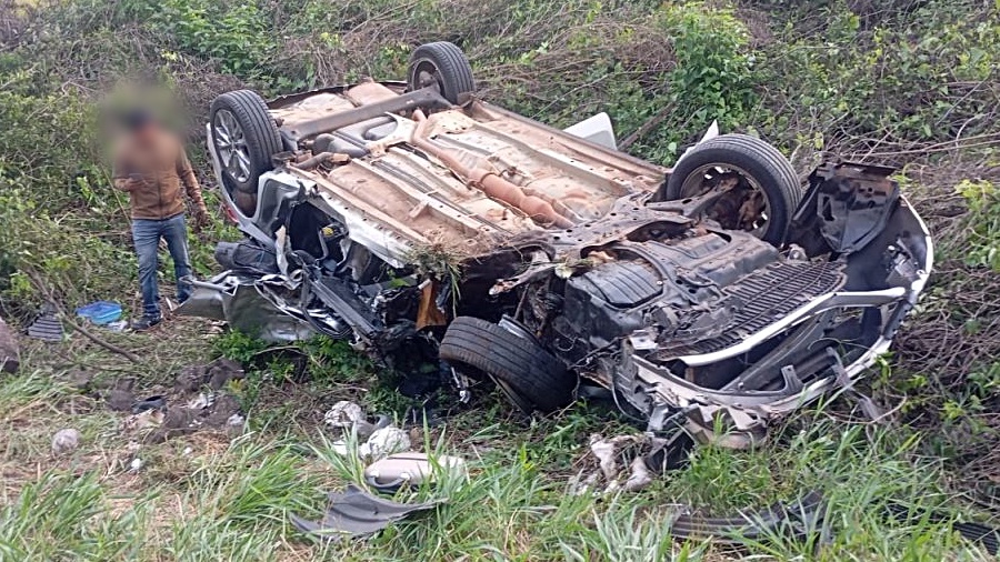 Homem morre em grave colisão entre carro e ônibus na BR-163