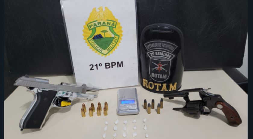 Durante abordagem a bar no prolongamento da Júlio PM apreende drogas e armas