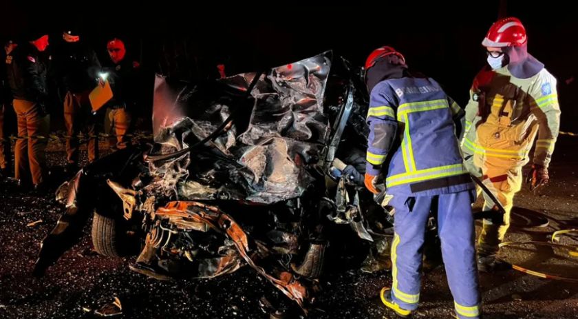 Adolescente de 14 anos morre após bater carro que dirigia no Paraná; seis ficaram feridas