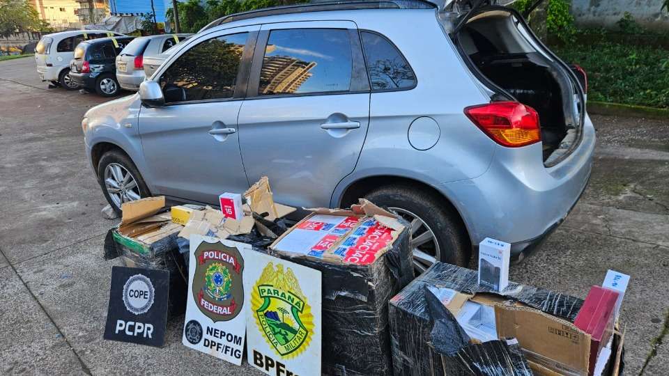 Policiais apreendem 720 smartphones e cigarros eletrônicos em ação próxima ao Rio Paraná