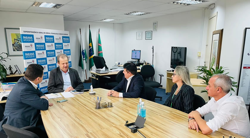 Reunião trata sobre ampliação de cursos superiores em Coronel Vivida