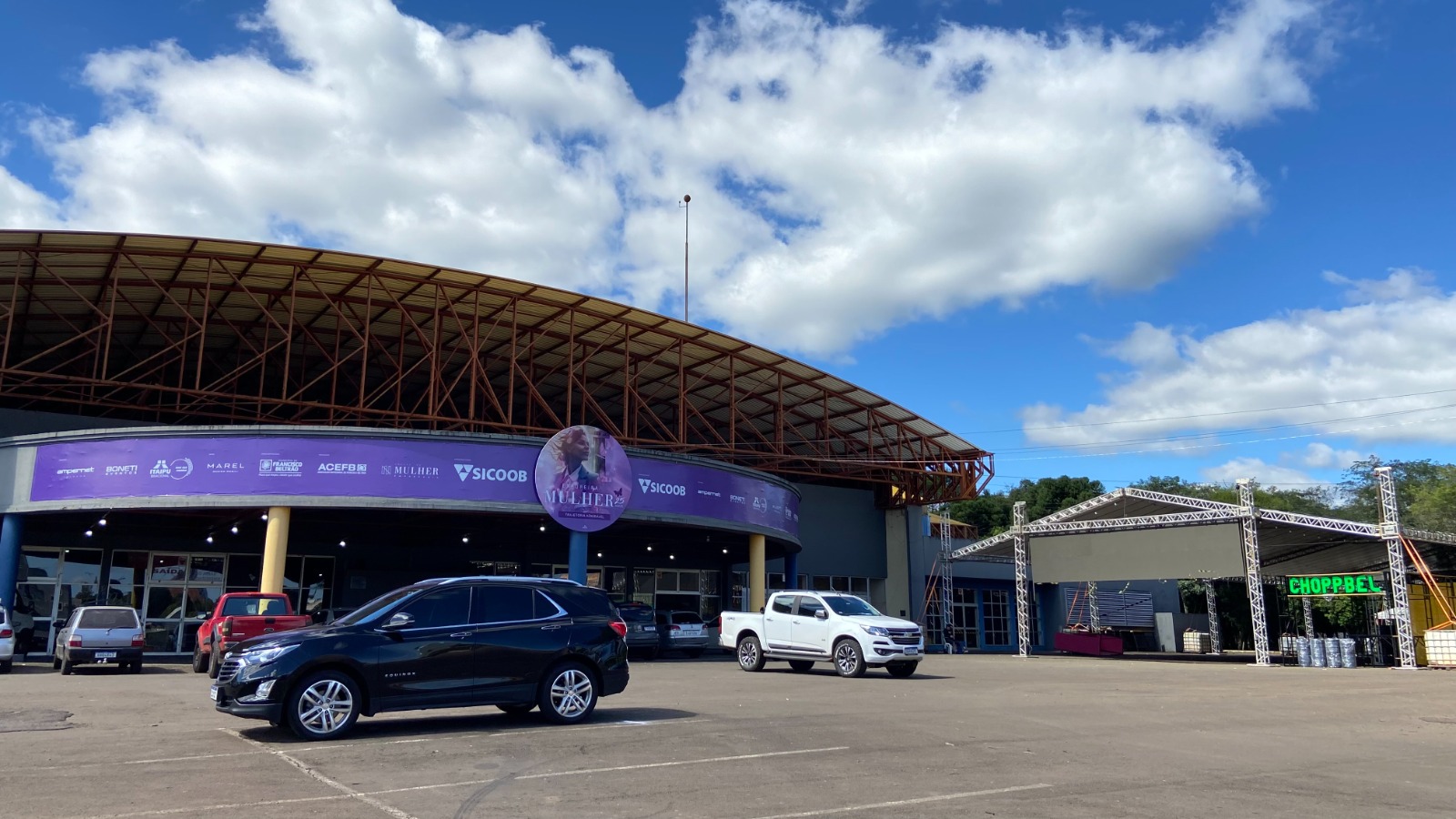 Expectativa se eleva para a abertura oficial da Expofeira Mulher 2025