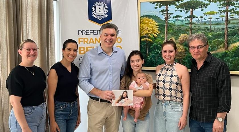 Campanha de aleitamento materno premia vencedoras