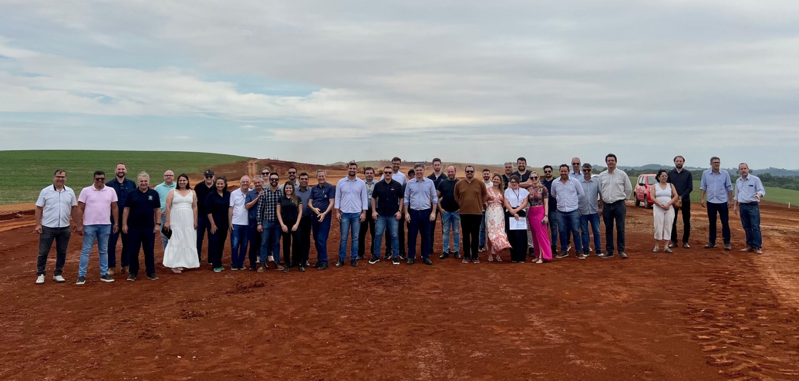 Lideranças visitam as obras no novo aeroporto de Beltrão