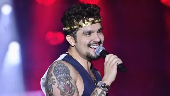 Luan Santana reúne mais de 50 mil pessoas na Expopato 2025