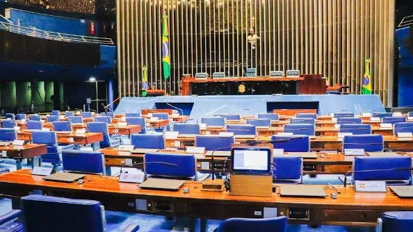 Comissão não vota, e Senado só vai discutir PEC da Anistia na volta do recesso
