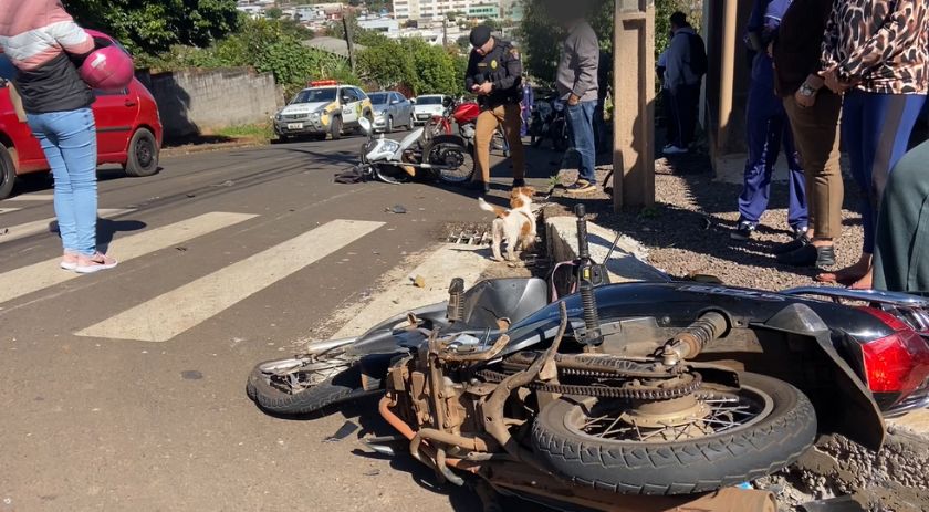 Motociclista tem ferimentos graves ao colidir com outra moto