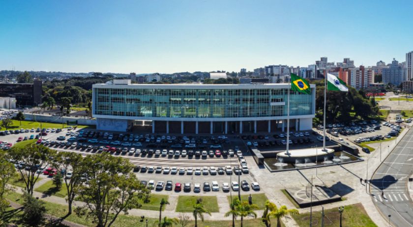 Reforma tributária muda cobrança da principal fonte de arrecadação dos estados; entenda impactos no Paraná