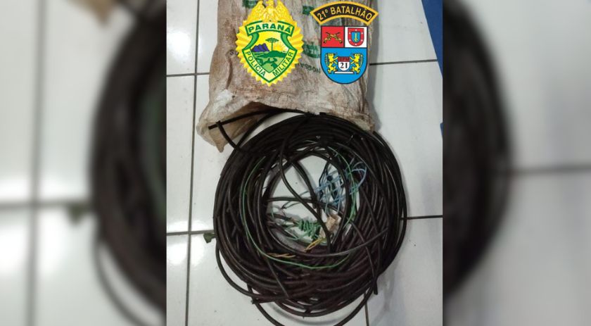 Homens são presos suspeitos de furto no interior de Marmeleiro