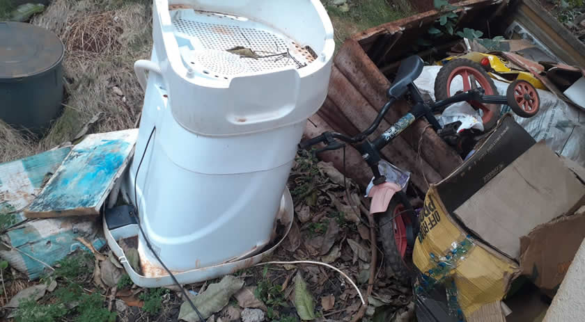Prefeitura alerta sobre terrenos baldios e descarte incorreto de lixo