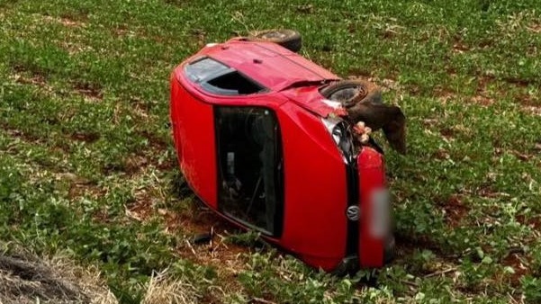 Colisão entre dois automóveis é registrada na PR 182