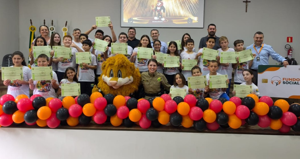 Proerd forma 42 alunos do 5º ano da rede municipal