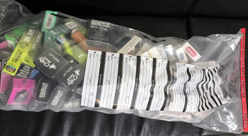 Homem é preso com 51 pods e 60 carteiras de cigarro na rodoviária