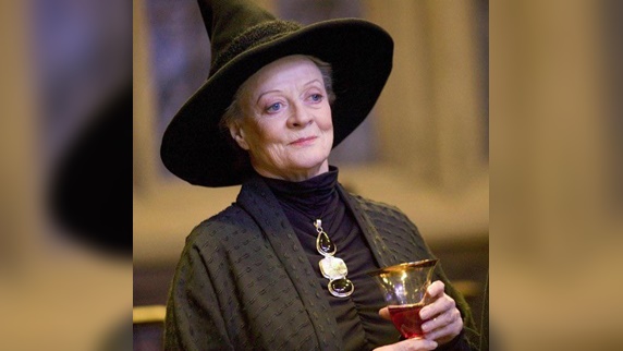 Maggie Smith, atriz de 'Harry Potter' e 'Downton Abbey', morre aos 89 anos