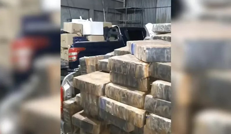 Homem é preso suspeito de armazenar 5,7 toneladas de maconha em bunker