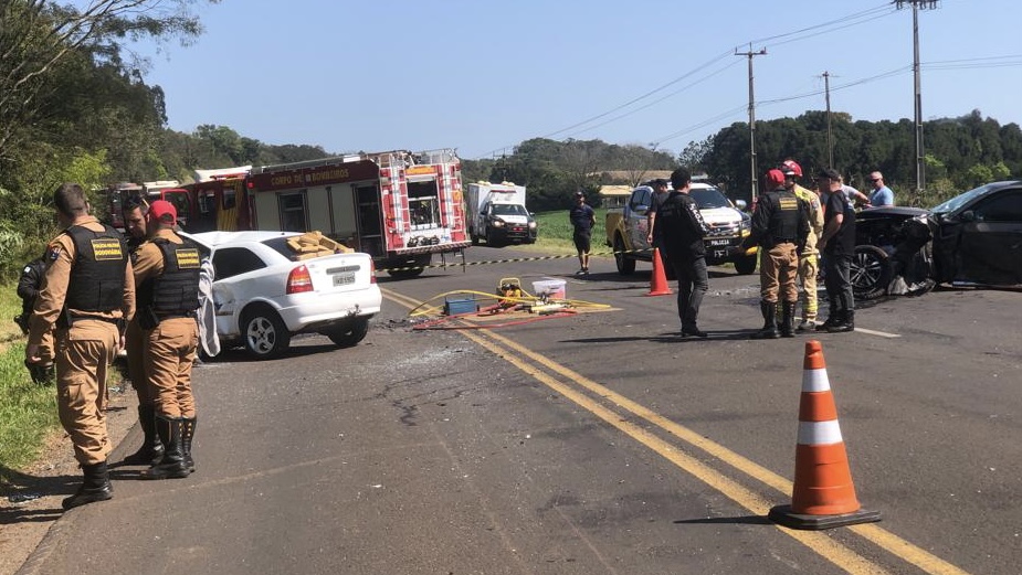 Homem morre em acidente na PR-483; veículo estaria carregado com drogas