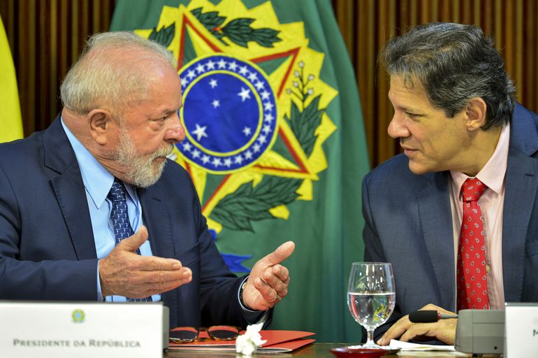 Economia brasileira cresce 0,9% no segundo trimestre de 2023