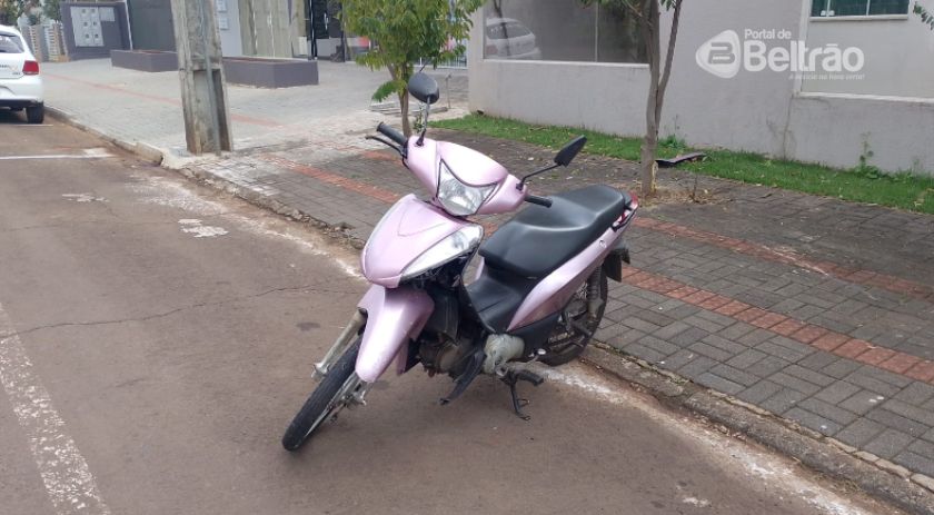 Motociclista e pedestre ficam feridos em atropelamento no Vila Nova