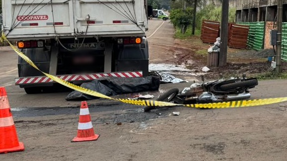 Mulher morre em acidente envolvendo moto e carreta em Realeza
