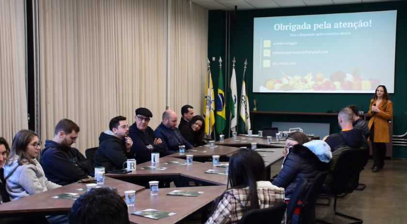 Tabagismo e os efeitos na alimentação e no corpo foi tema do Café ACEFB