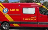 Vítima é socorrida em estado grave após colisão entre moto e carro