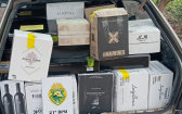 Polícia Militar apreende 40 caixas de vinho argentino em veículo