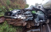 Colisão entre carro e caminhão deixa um morto e dois feridos na SC-155