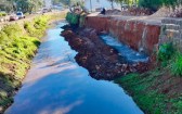 Prefeitura inicia reconstrução de muro de contenção às margens do Rio Lonqueador