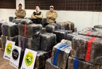 Caminhoneiro é preso com mais de 4 toneladas de drogas durante abordagem na BR-277