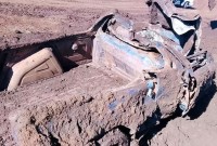 Trabalhadores encontram caminhonete completamente enterrada durante obra de prefeitura