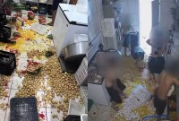 Adolescentes invadem escola, fazem “guerra de comida” e destroem cerca de 400 ovos no Paraná