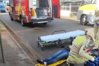 Motociclista fica ferida após colisão com cachorro