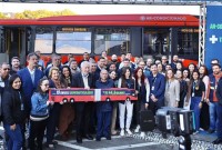 Paraná entrega primeiros ônibus superarticulados para reforçar transporte metropolitano de Curitiba