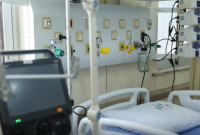 Médicos apontam desigualdade na estrutura das UTIs públicas e privadas no Brasil